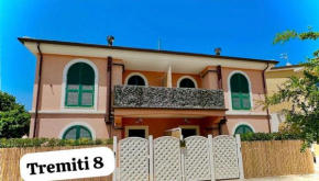 Conero Casa T8- Marcelli di Numana in Piazzale Tremiti 8 con Parcheggio Esclusivo Giardino e Barbecue